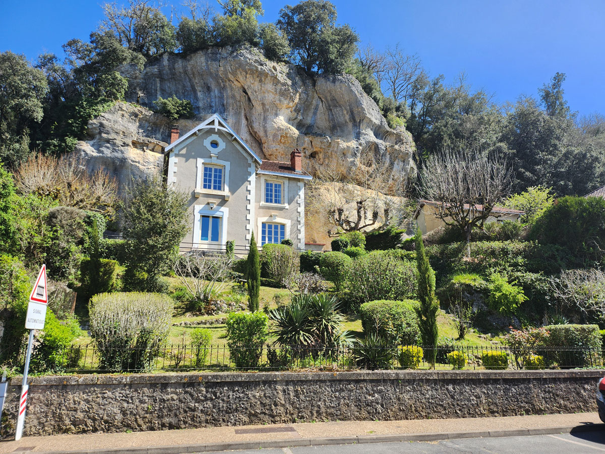 003 Les Eyies de Tayac