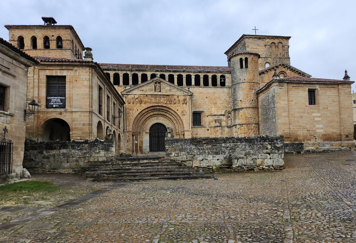 055 Collegiate Church of Santillana 