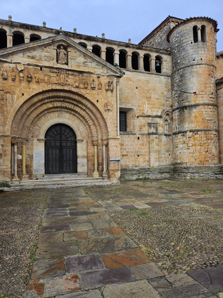 056 Collegiate Church of Santillana