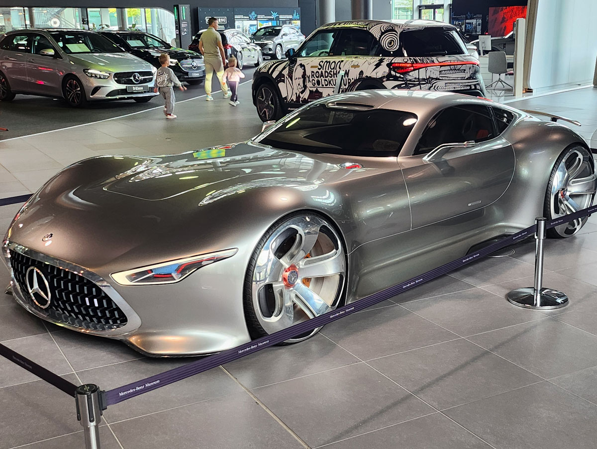 042 Mercedes Museum Stuttgart