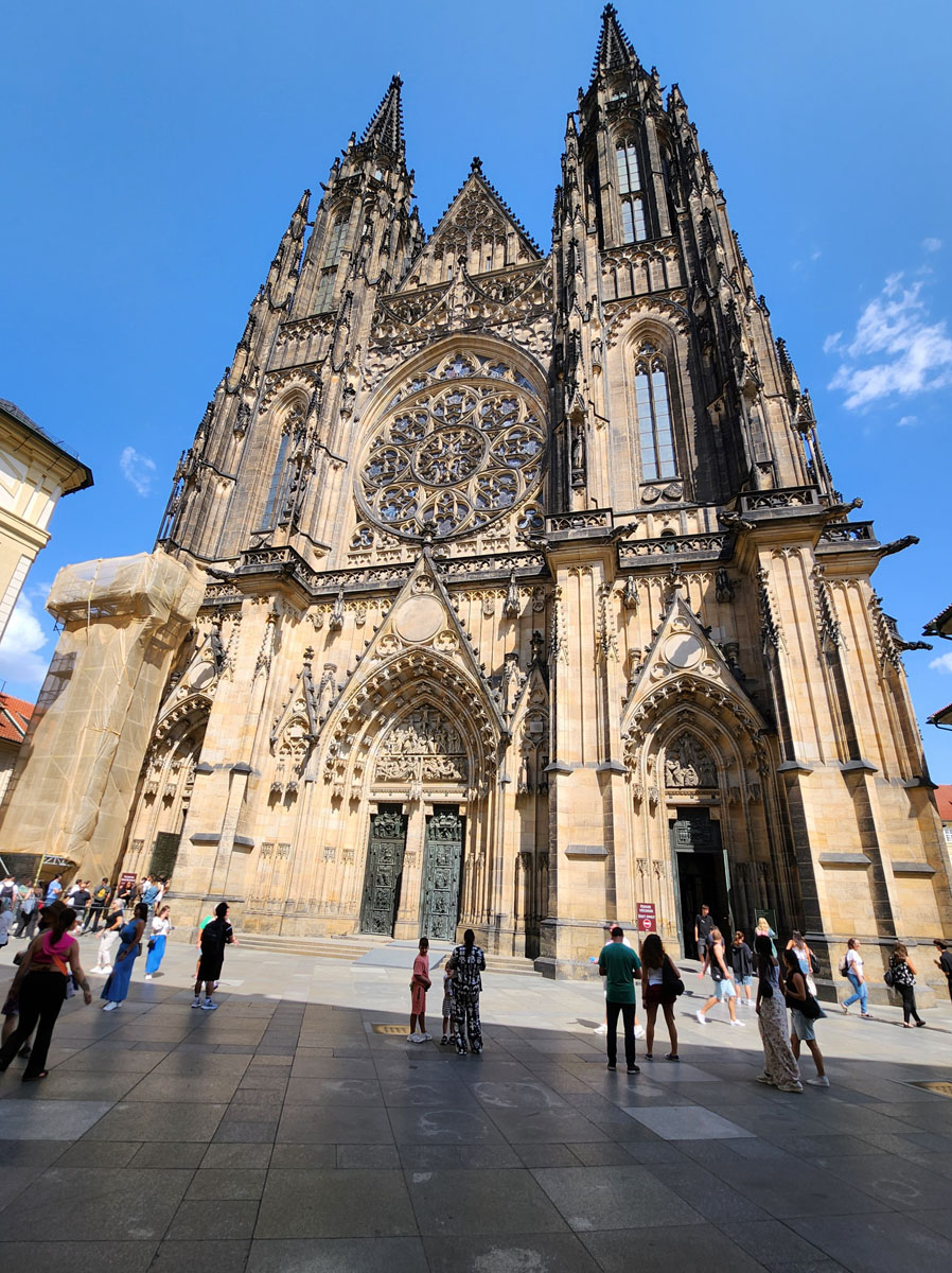090 St. Vitus Cathedral Prague
