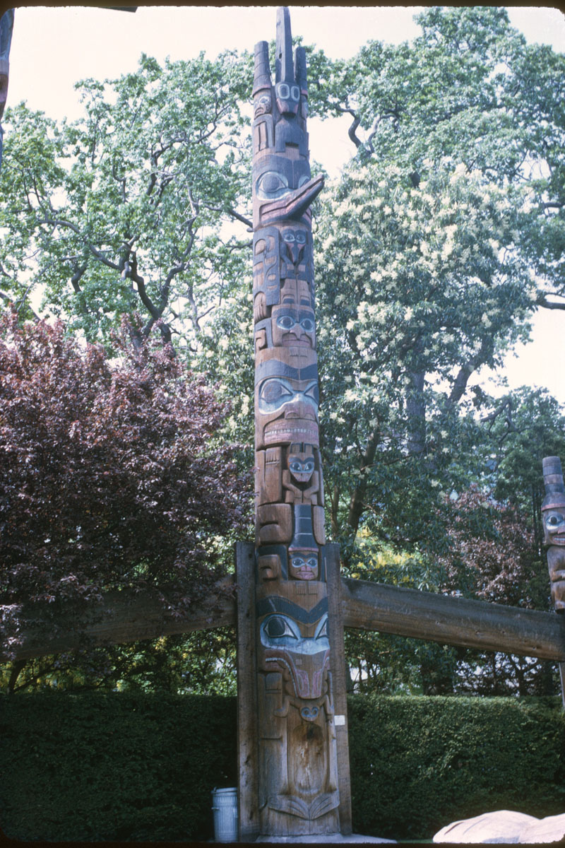 27 Thunderbird Pk Victoria BC