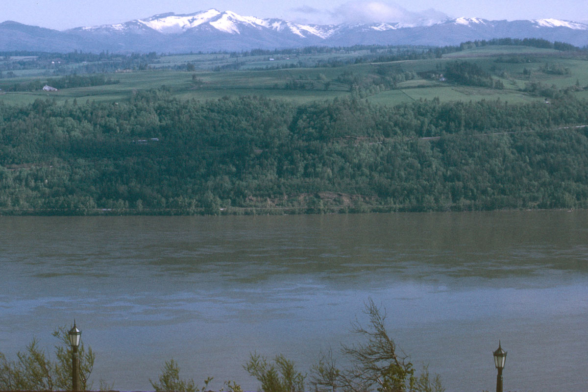 8 Colombia Rv Vista House