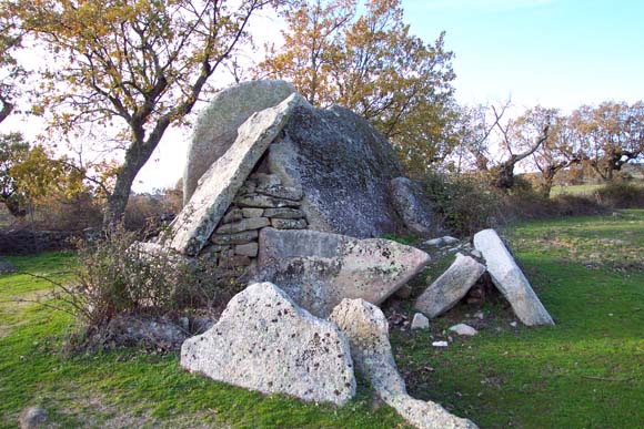 076 Castelo de Vida Coureleiros Dolmen DCP_1776
