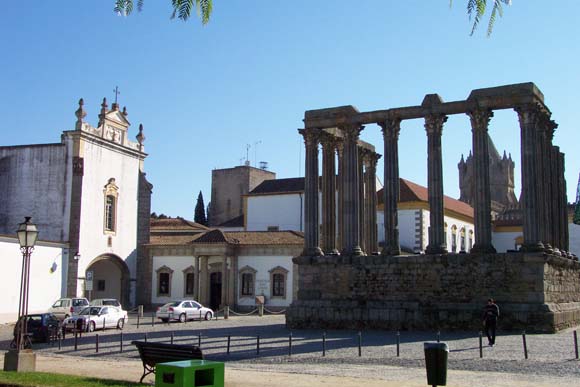 137 Evora Roman Temple DCP_1742