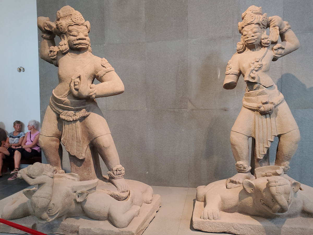 088 Museum Cham Sculpture