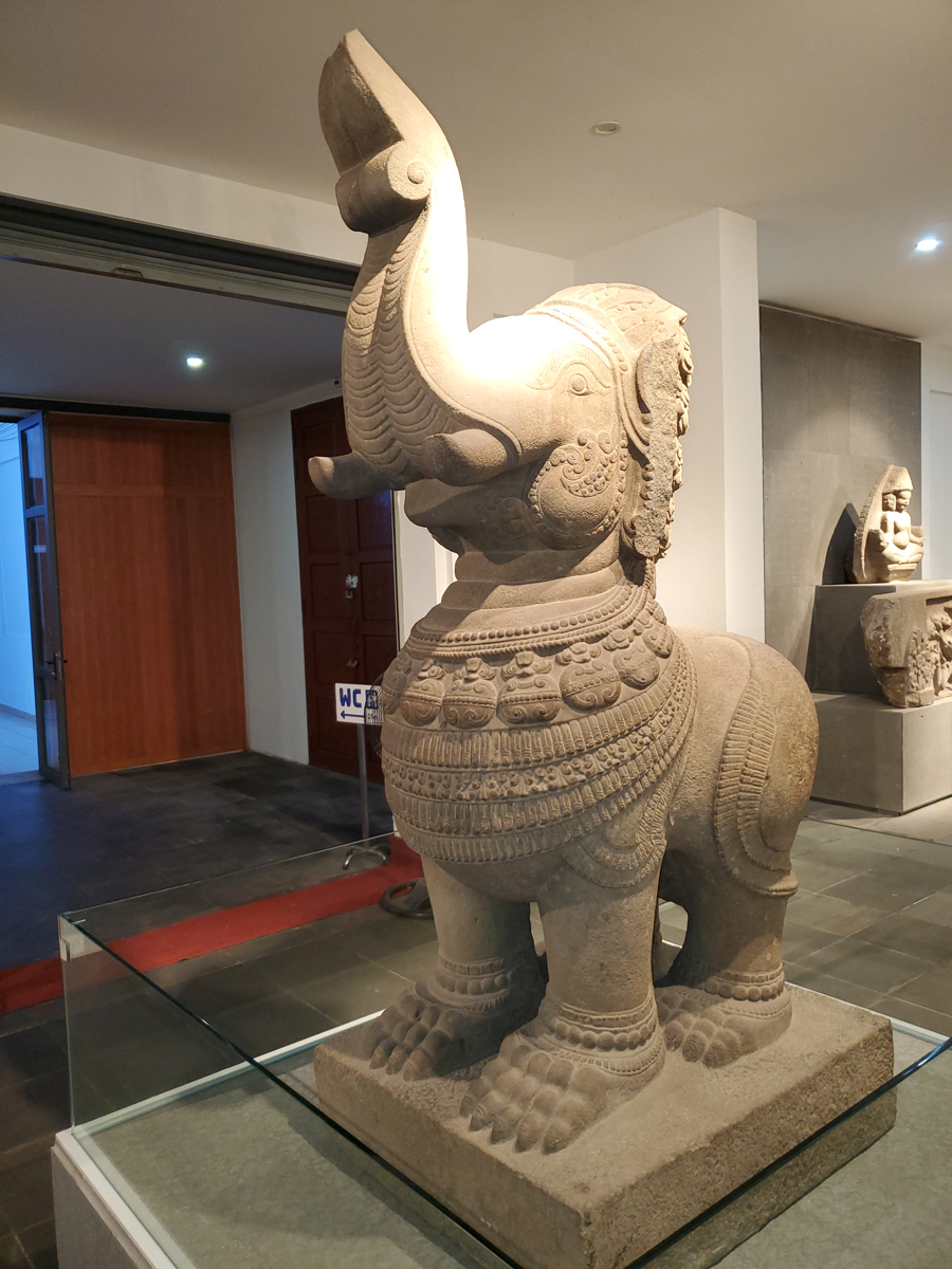 094 Museum Cham Sculpture