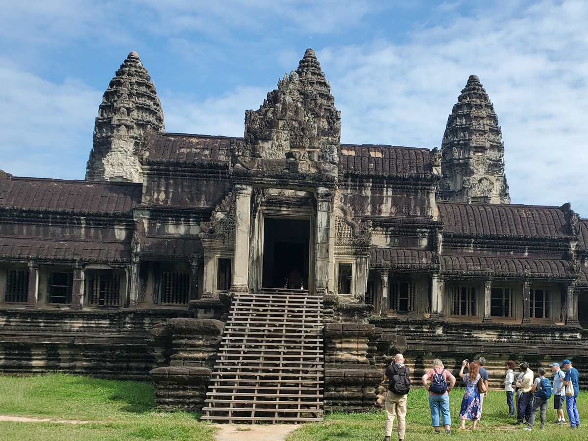 121 Angkor Wat