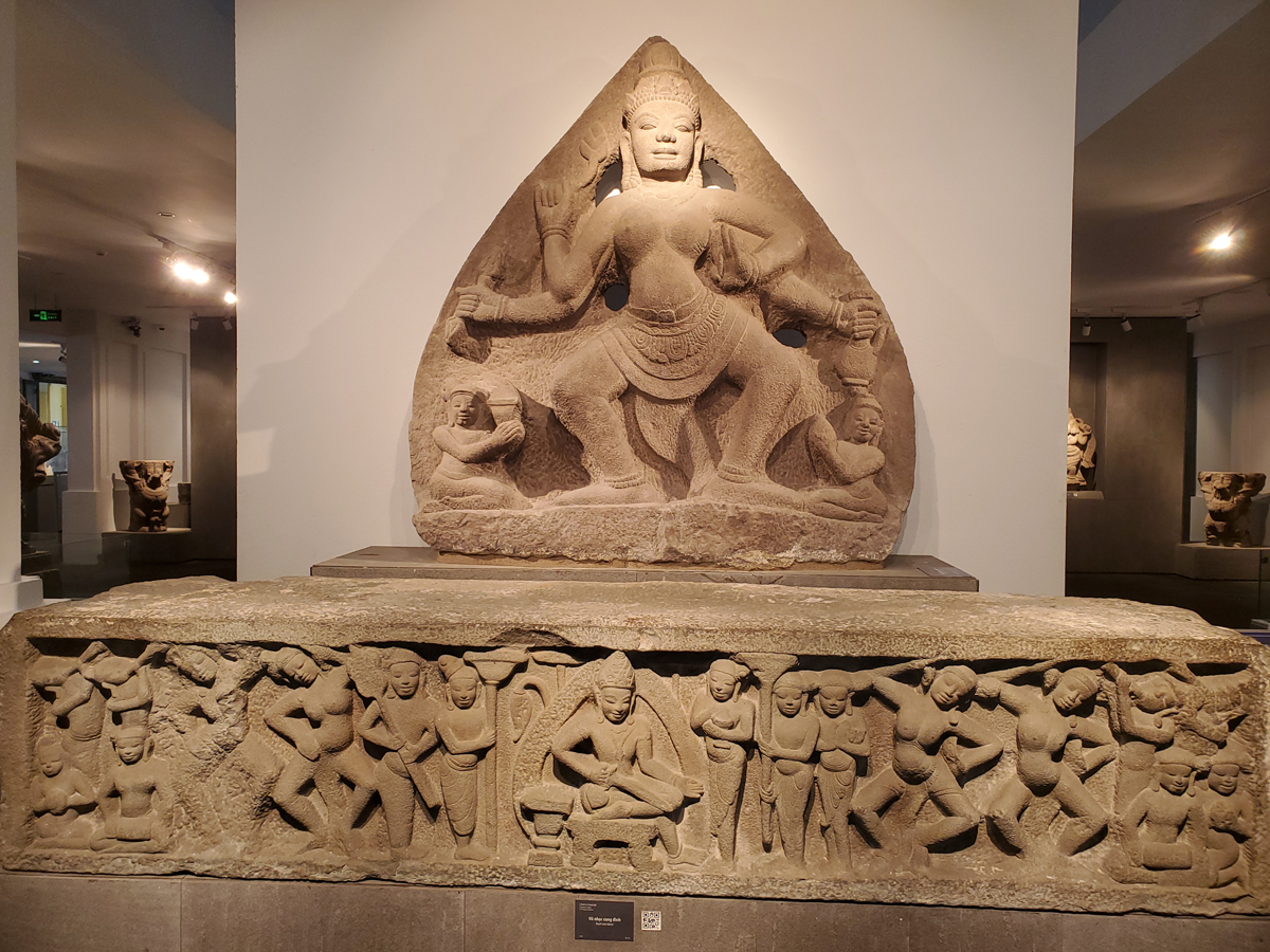 093 Museum Cham Sculpture
